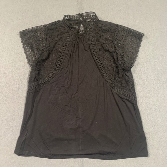 Cable & Gauge Tops - Cable & Gauge Black Lace Mock Neck Cap Sleeve Top Large Floral Crochet Keyhole